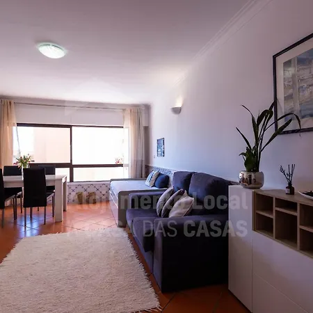 Apartment By Acasadascasas